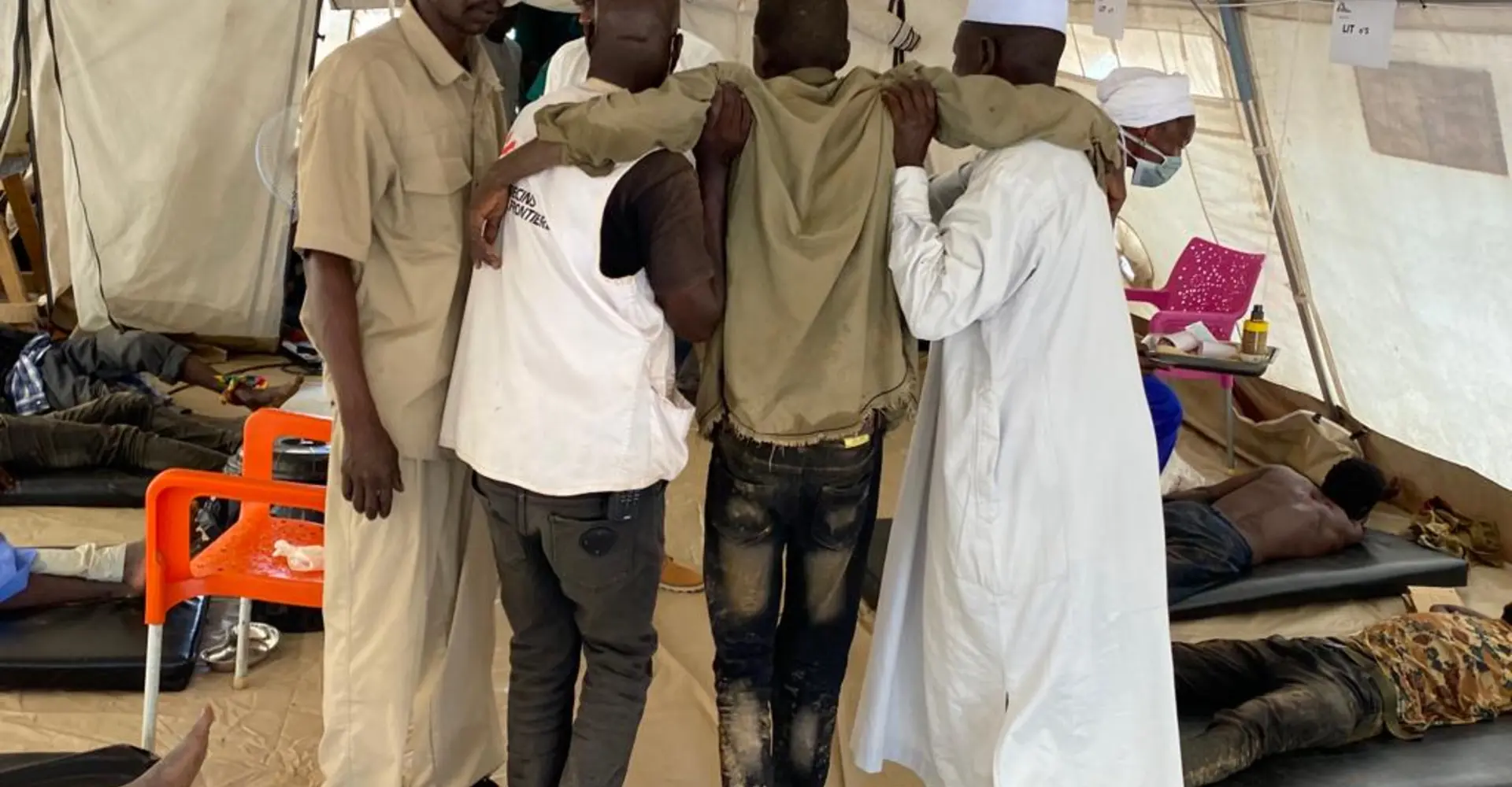  Influx of wounded in Adre Hospital