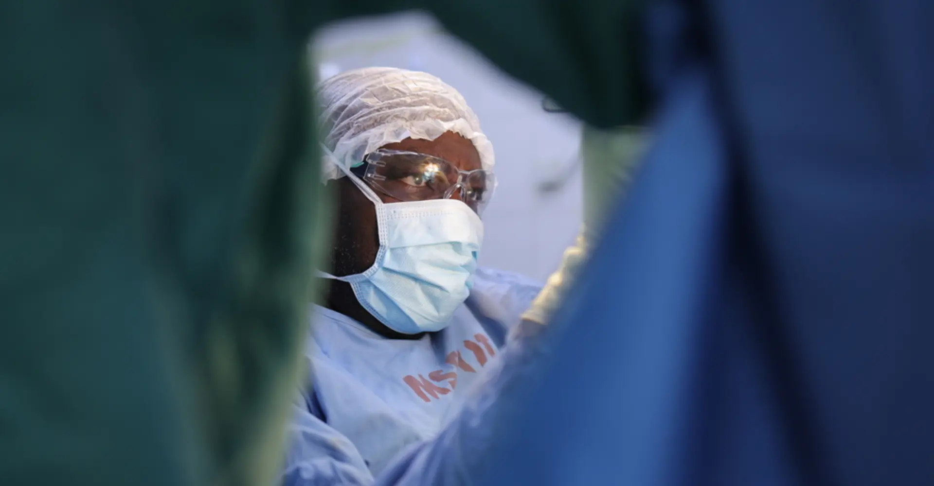 msf doctor in operation room