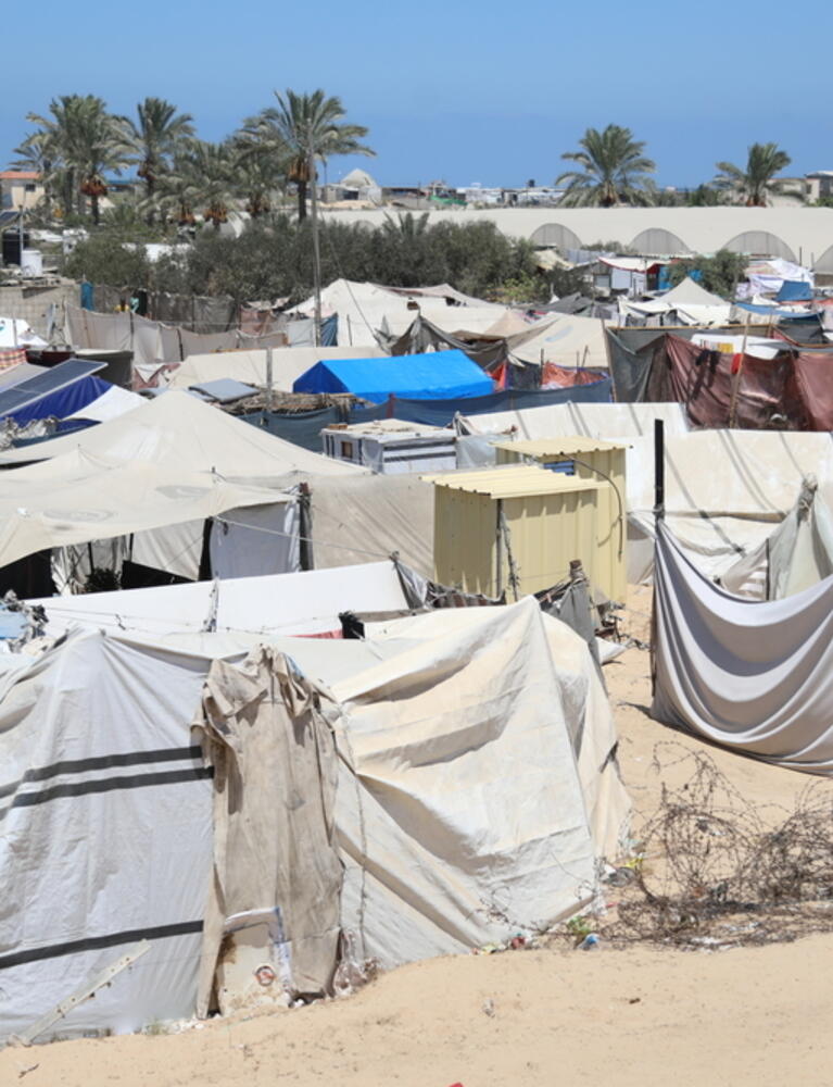 Khan Younis, Gaza: Displaced people struggling without sanitation services
