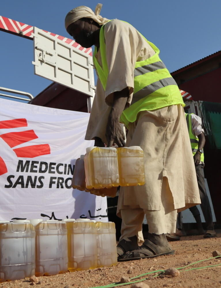  Food distribution in South Darfur